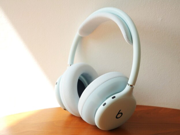 コーデに合わせて着せ替えも可能 『Beats 360』はお洒落さとモニター風サウンドを両立した名機だ